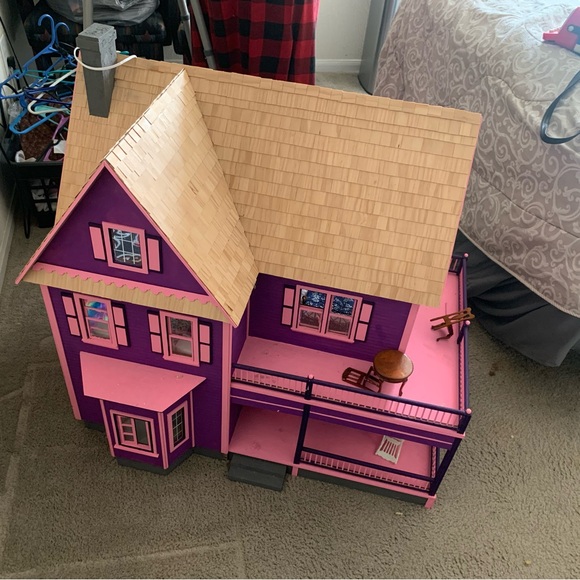 Other - Néw doll house/model comes with